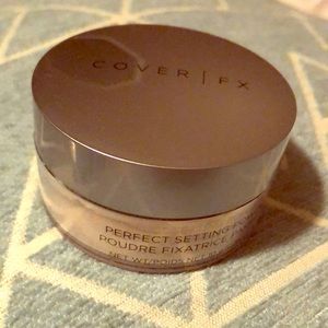Cover FX setting powder